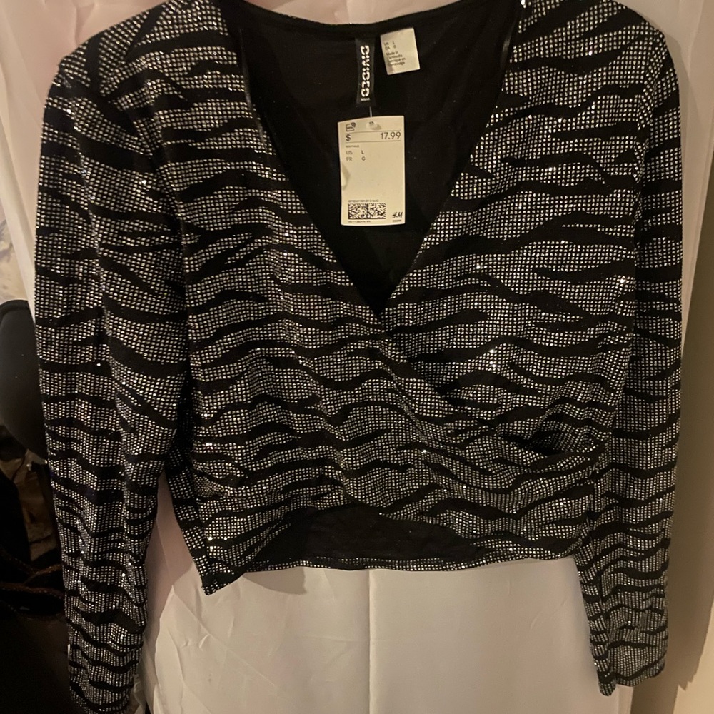 H&M crop long sleeve top